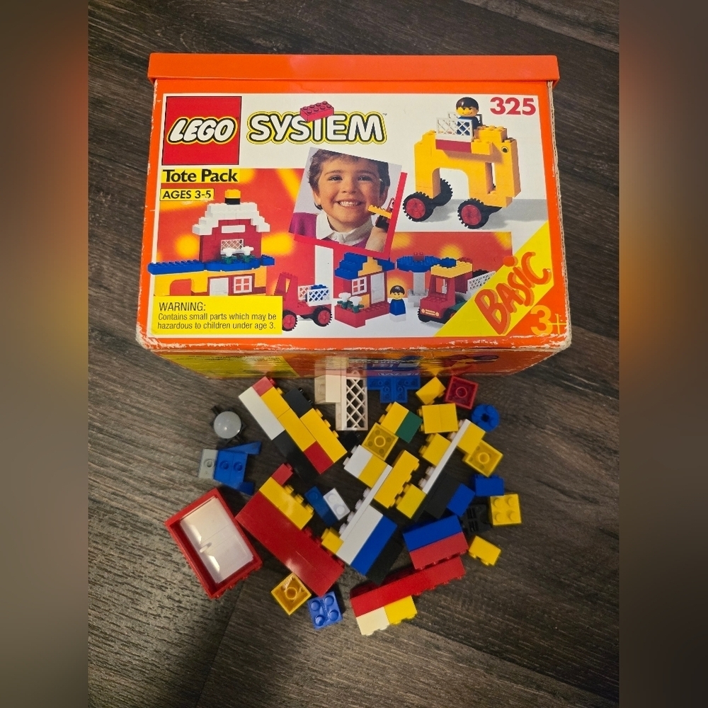 Vintage Lego Basic Tote Pack 325 1990 Box And some Legos